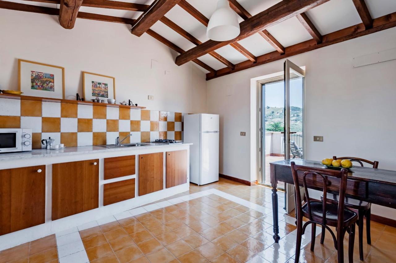 Gli Iris Apartments By Wonderful Italy ลิงกัวกลอสซา ภายนอก รูปภาพ