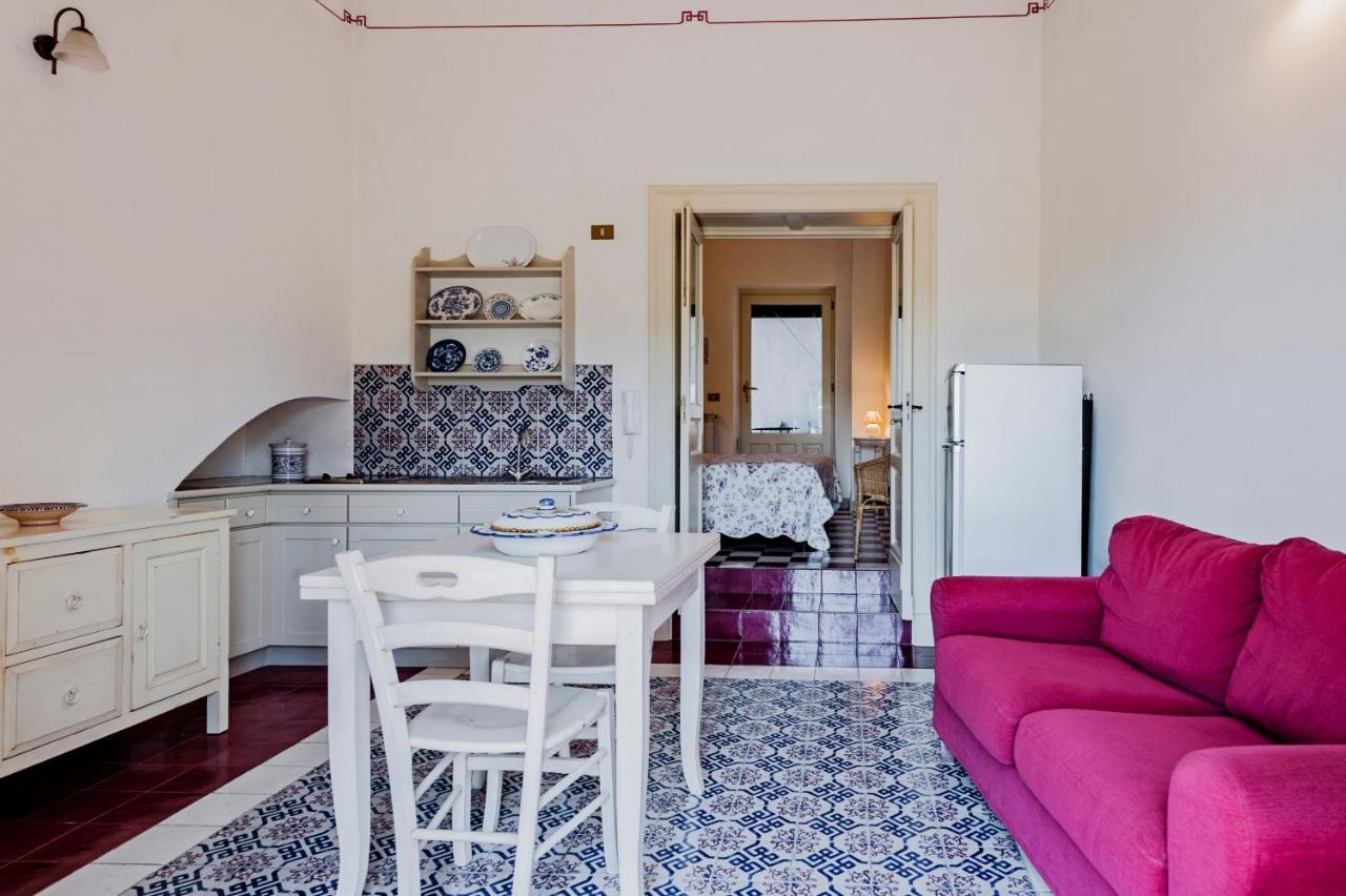 Gli Iris Apartments By Wonderful Italy ลิงกัวกลอสซา ภายนอก รูปภาพ