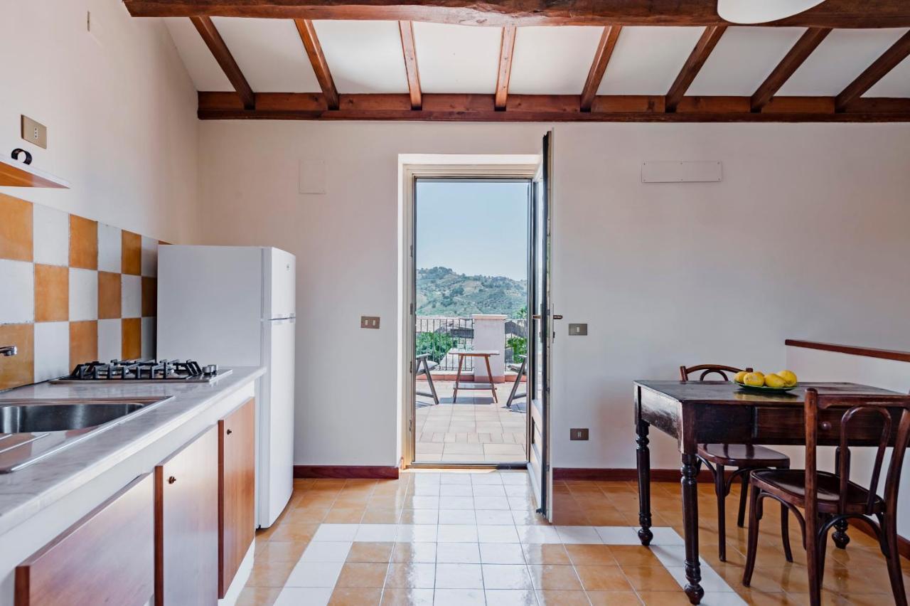 Gli Iris Apartments By Wonderful Italy ลิงกัวกลอสซา ภายนอก รูปภาพ
