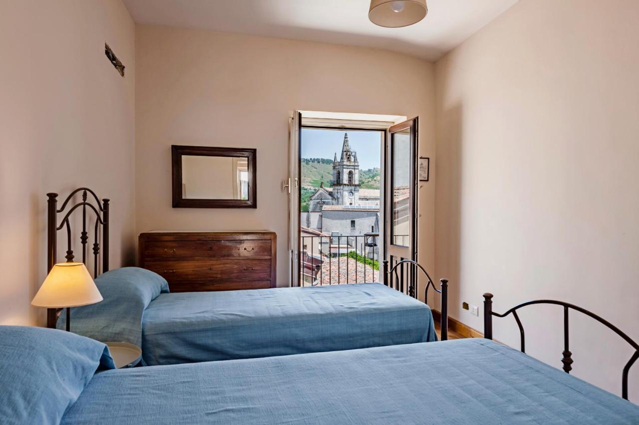 Gli Iris Apartments By Wonderful Italy ลิงกัวกลอสซา ภายนอก รูปภาพ
